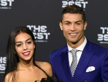 Eντυπωσιάζει η σύντροφος του Κριστιάνο Ρονάλντο - Με καυτό μπικίνι στη Μεσσηνία (φωτο)